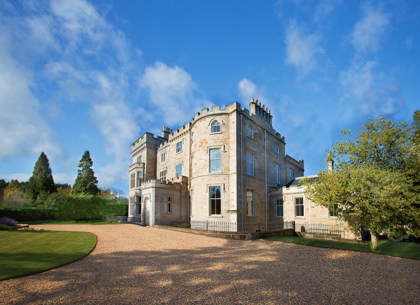 Crossbasket Castle, High Blantyre
