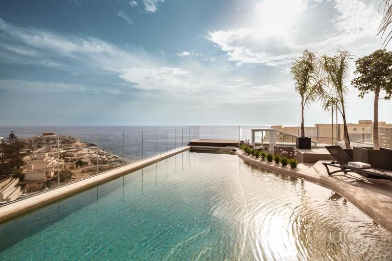 Fitch Hotel, St Julian's