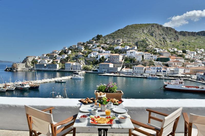 Douskos Port House, Hydra