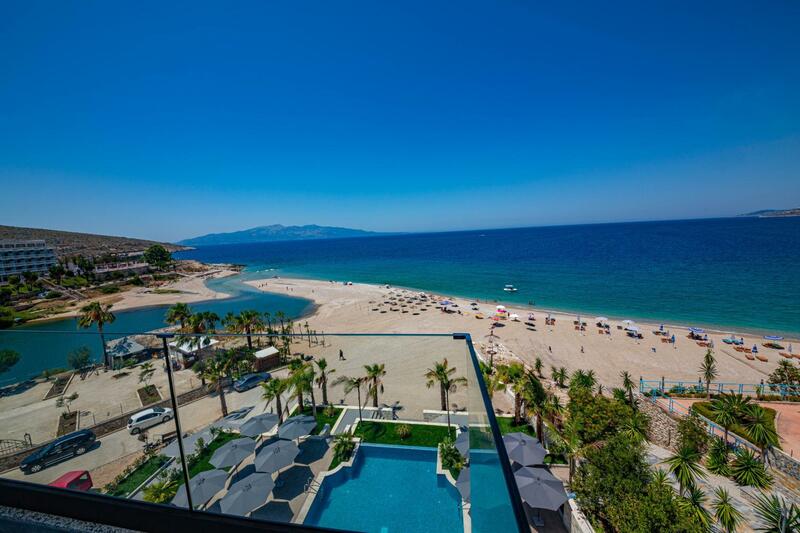 El Primero Hotel, Albania