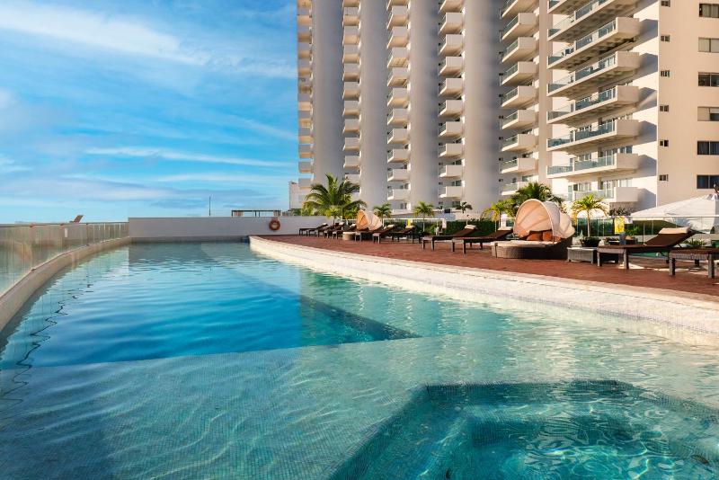 Suites Malecon Cancun, Cancún