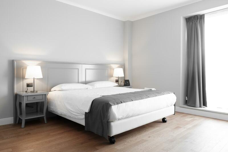 Hotel De Ville, Genoa