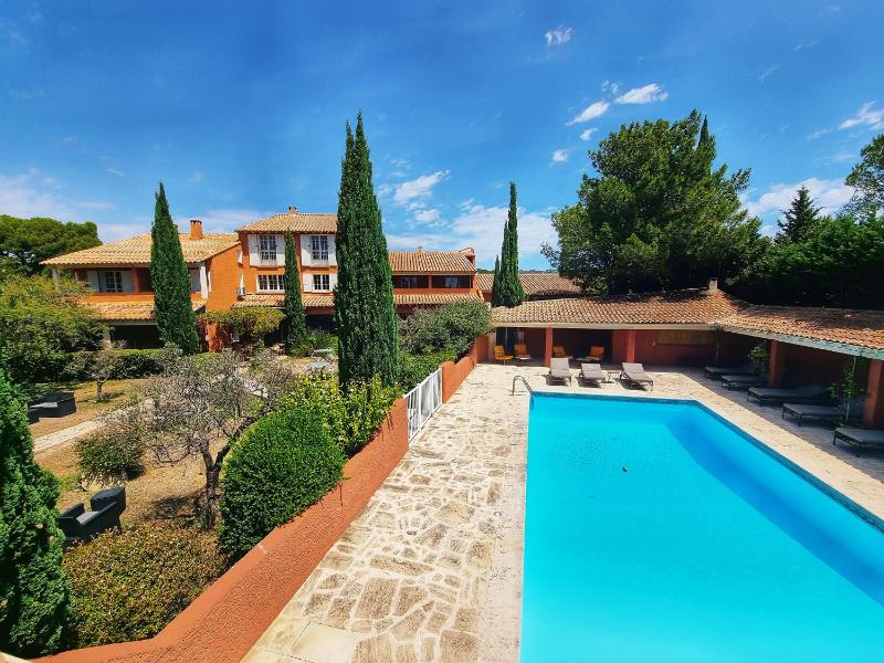 Castillon Des Baux, Les Baux-de-Provence