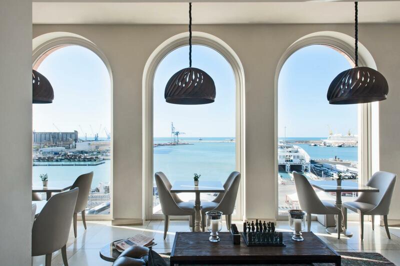SeePort Hotel, Marche