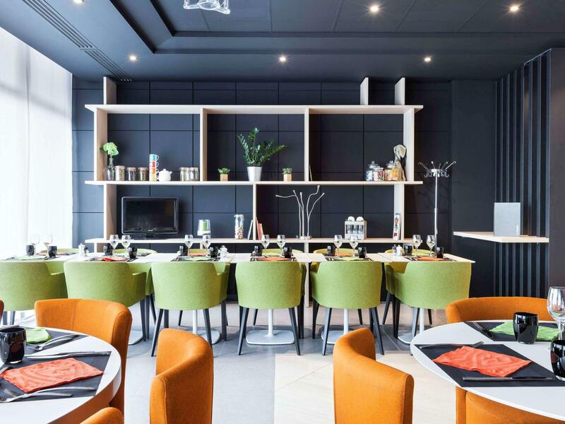 Novotel Tours Centre Gare, Tours, France