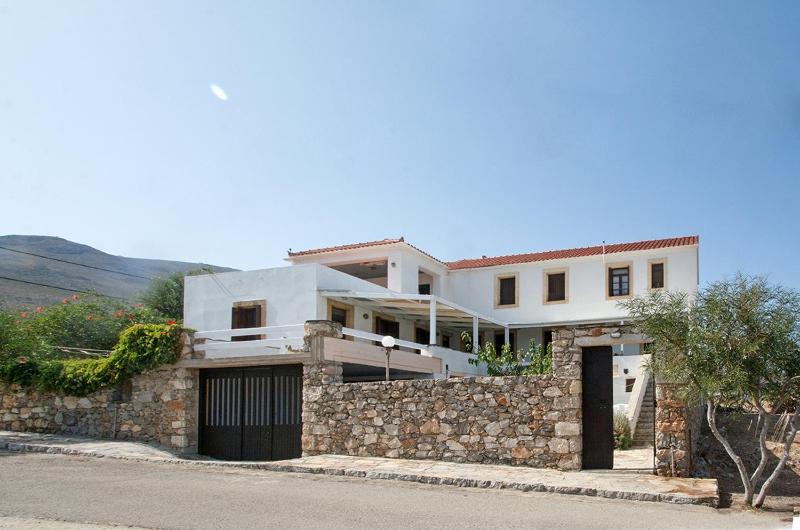 Alekos Studios, Kythira