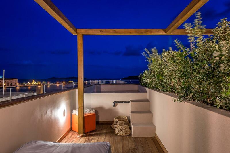 Shapes Luxury Suites, Ermoupoli