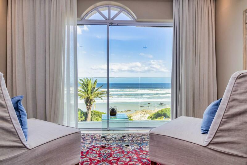 Hermanus Beachfront Lodge - Solar Power, Hermanus