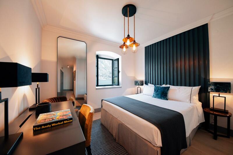 Palazzo Sbutega, Kotor