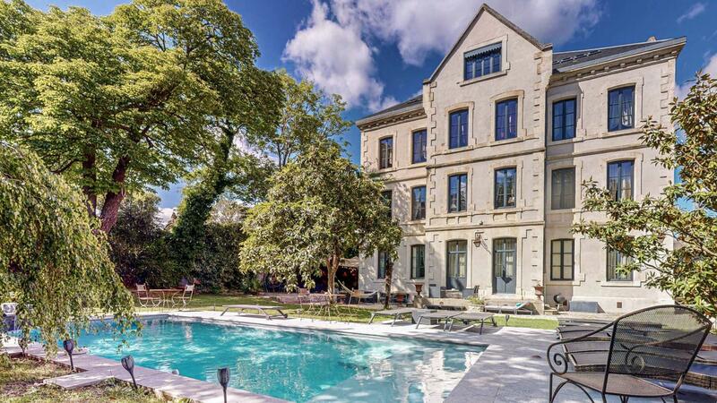 Demeure Saint Louis Historic manor, City 700m, free parking,A C,Clim,WIFI, city view, Garden, Carcassonne