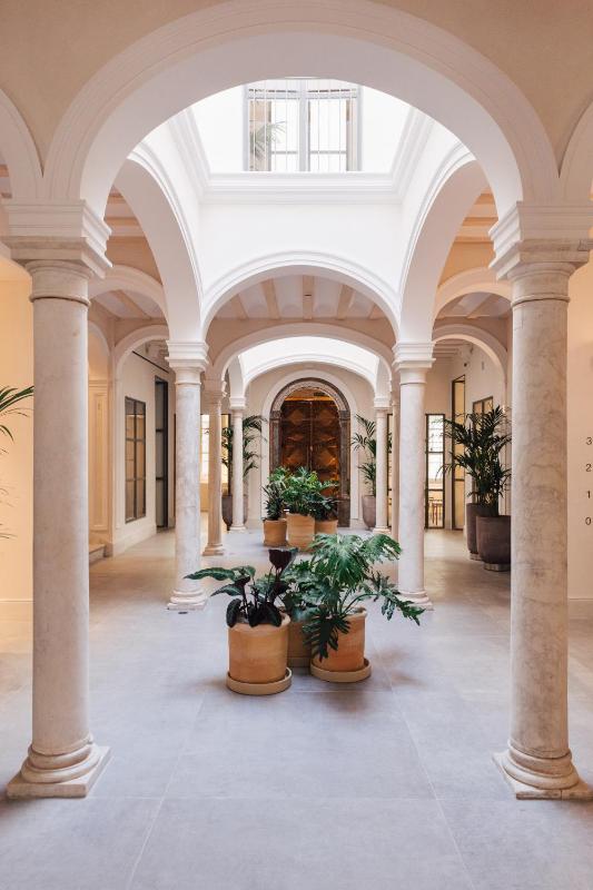 Plácido y Grata, Seville