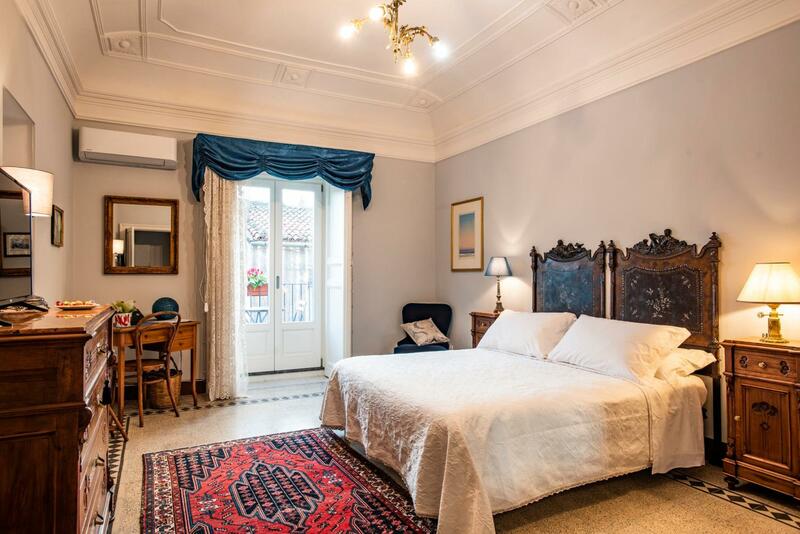 Palazzo Degli Antoci, Ragusa