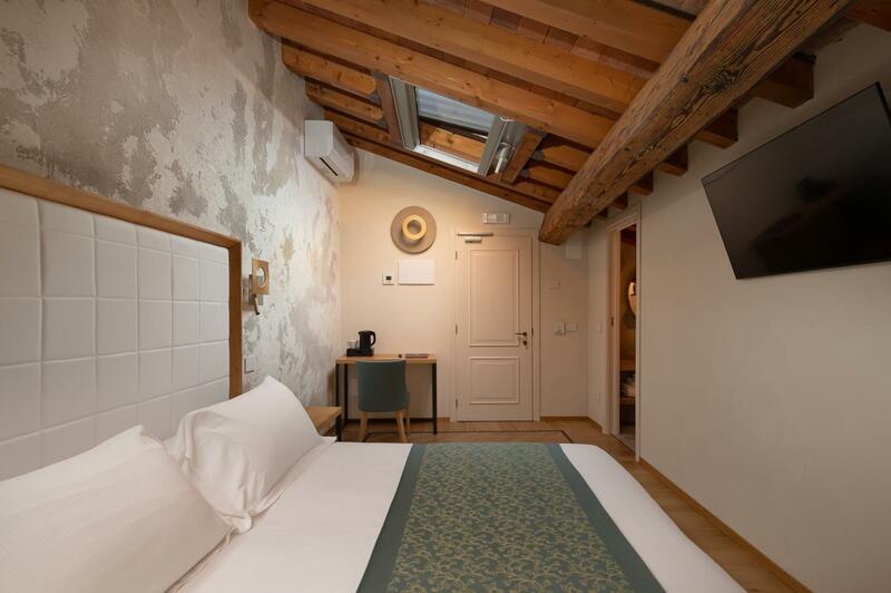 Bonacolsi Collection, MantegnaHotels, Mantova