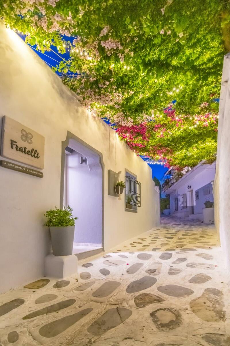 Fratelli Family Rooms, Tinos