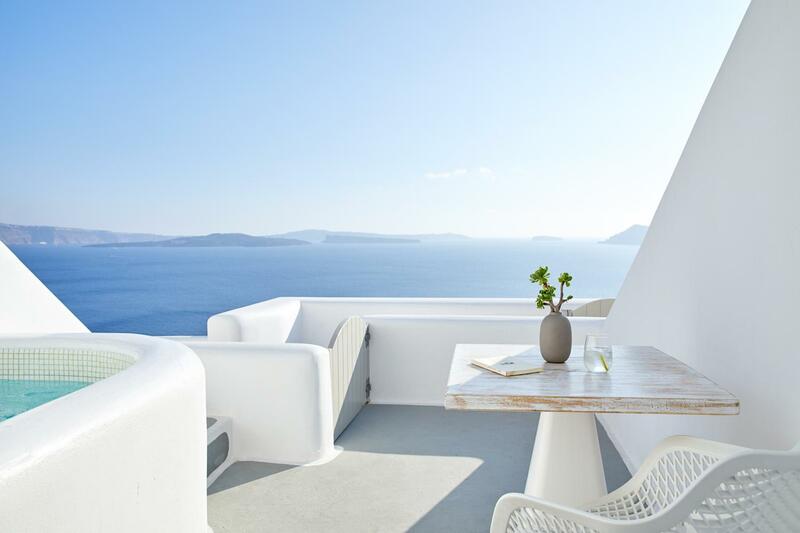 20 Best Hotels in Santorini (Luxury, 5-Star)