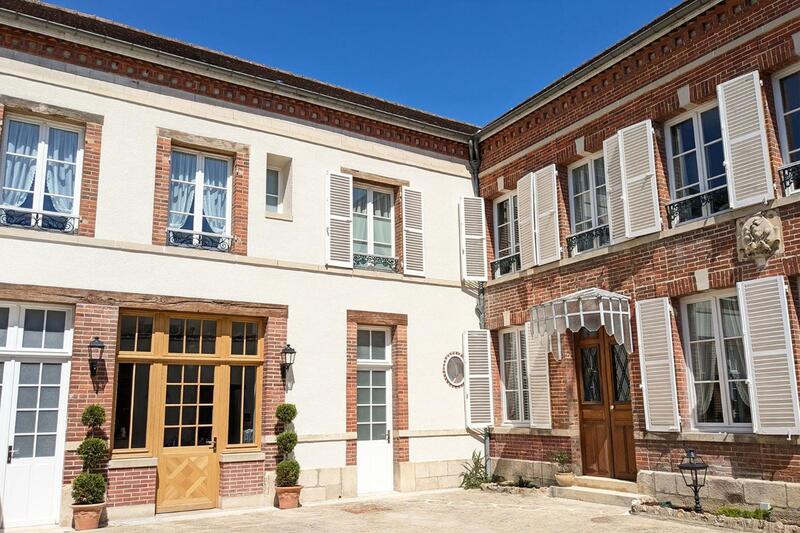 Maison à Deux Mains, Épernay