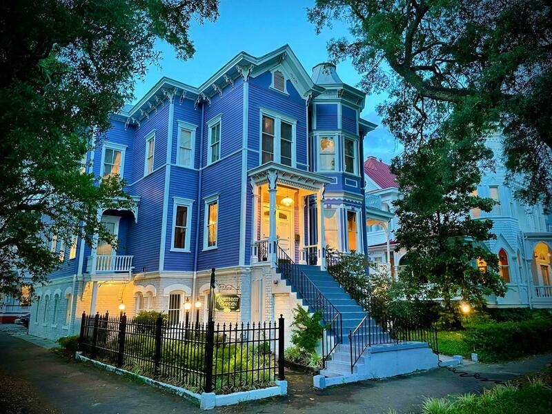 Amethyst Garden, Savannah, GA