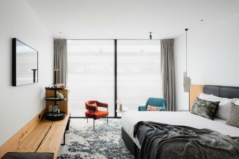 Ebb-Dunedin, Dunedin