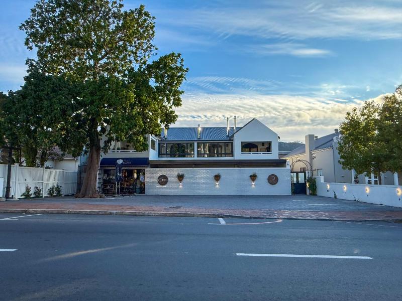 Le Petit Manoir Boutique Hotel, Franschhoek
