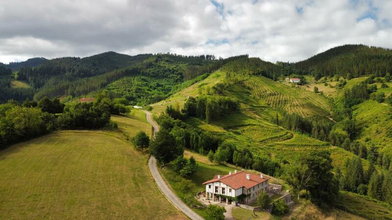 Izal Landetxea, Basque Country