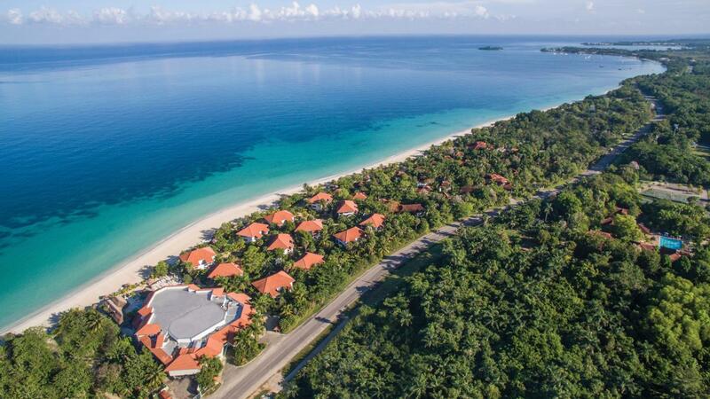 Couples Swept Away, Negril