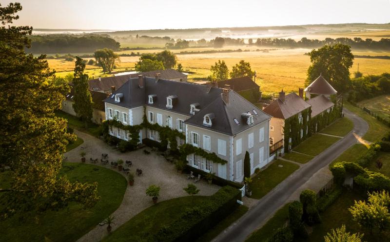 Chateau De La Resle - Design Hotels, Burgundy