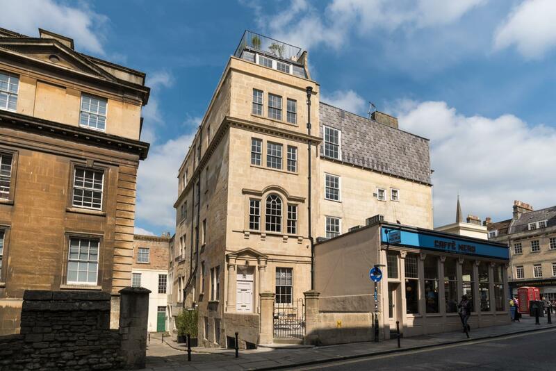 Hiding Space - Trim Street Apartments, Bath, UK