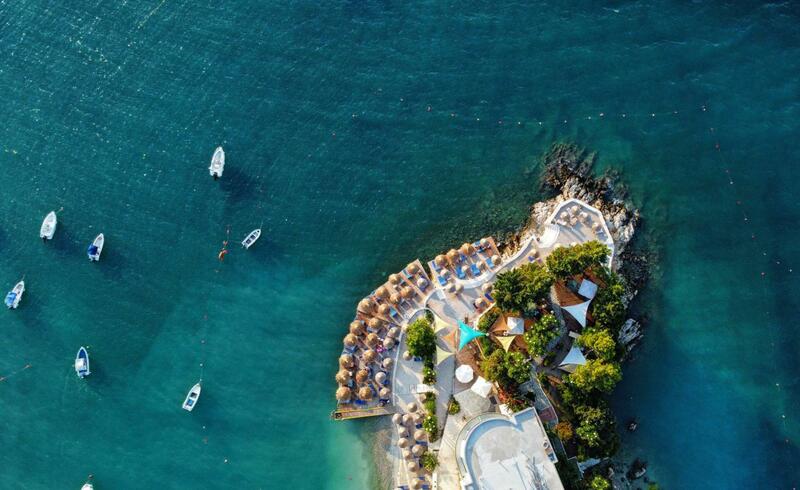 Manta Hotel, Albania