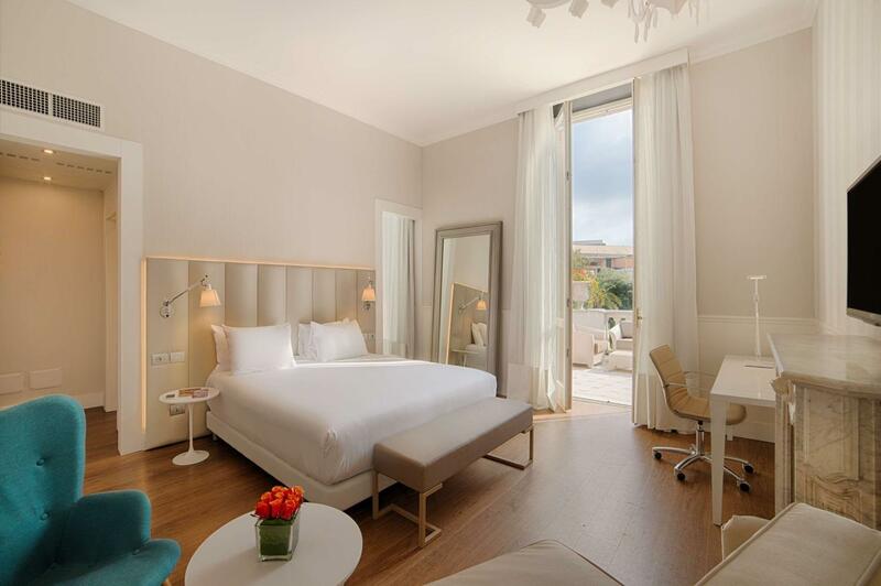 NH Genova Centro, Genoa