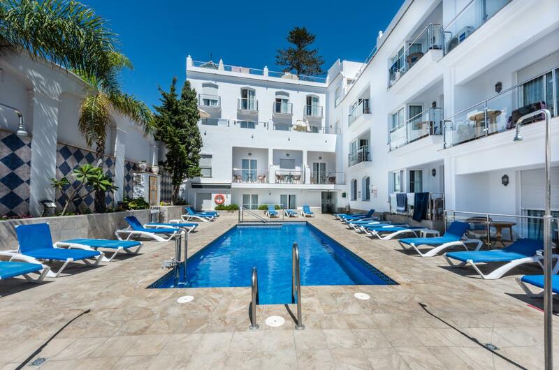 Toboso Apar - Turis, Nerja