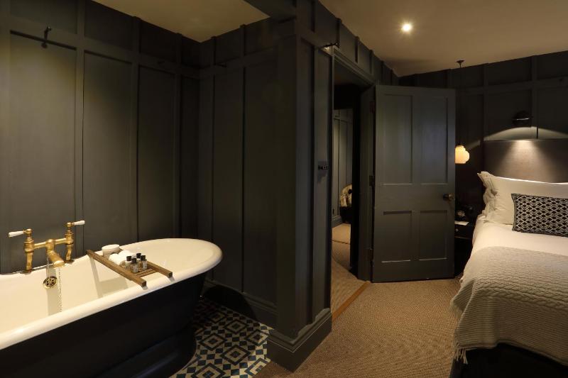 No131 The Promenade, Cotswolds