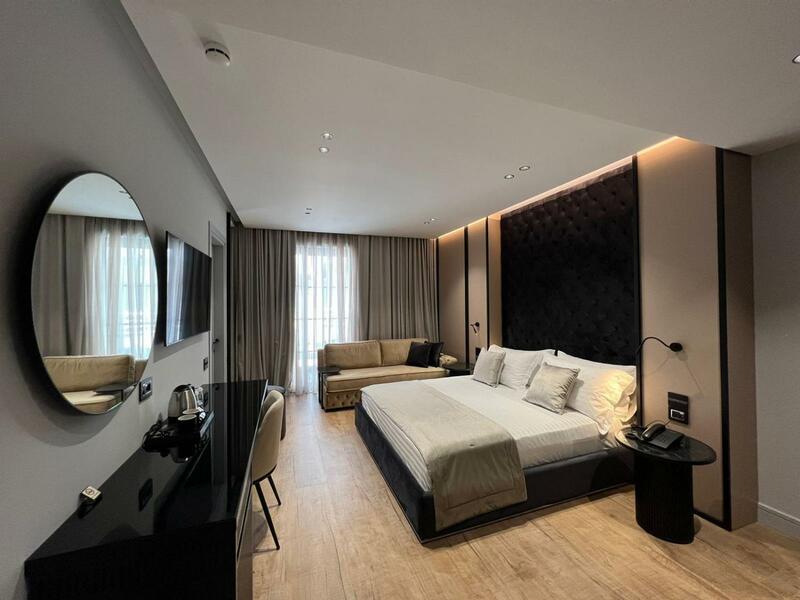 Rozafa Palace Hotel, Sarandë