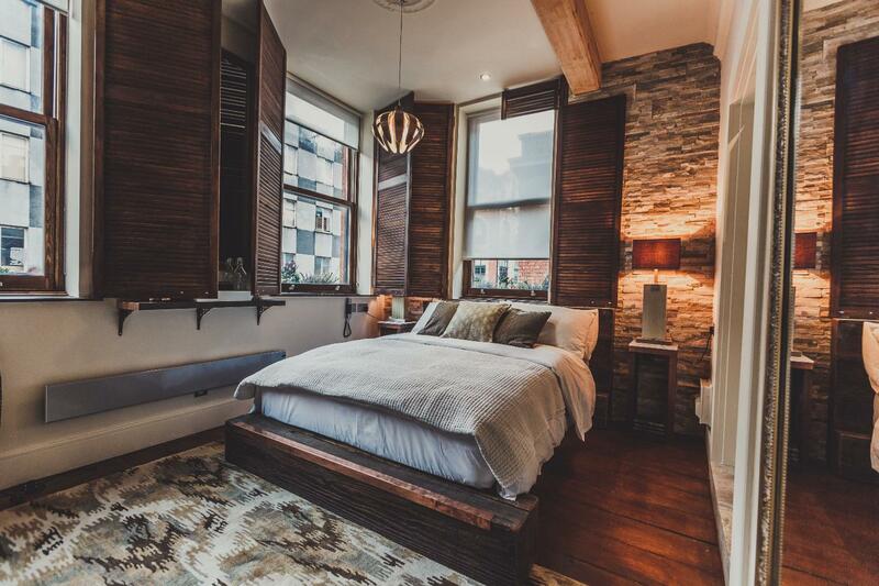 The Cow Hollow Hotel, Manchester