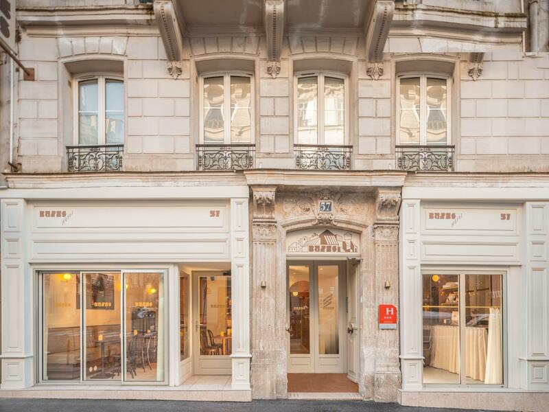 Hôtel BASSS, Montmartre