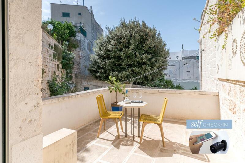 Vico Bianco Raro Smart Rooms Collection, Ostuni