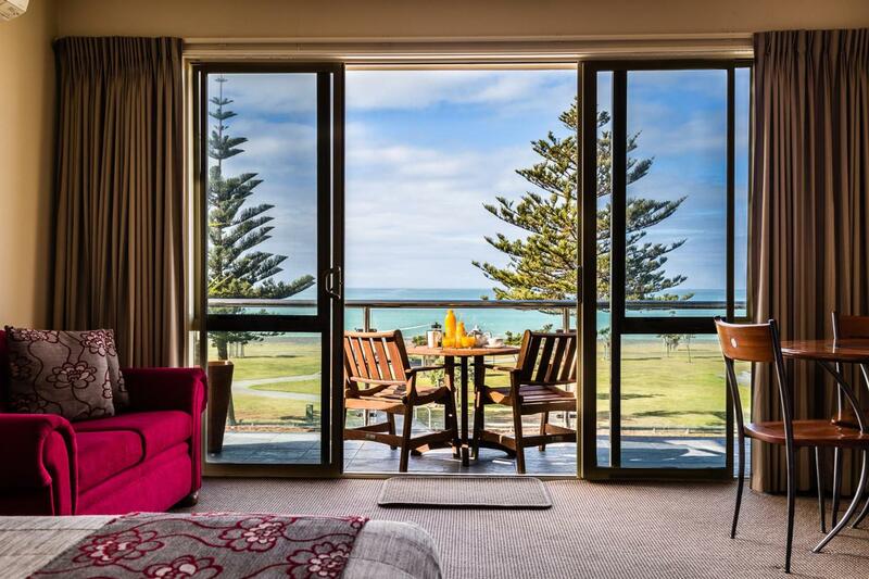 Pebble Beach Motor Inn, Napier