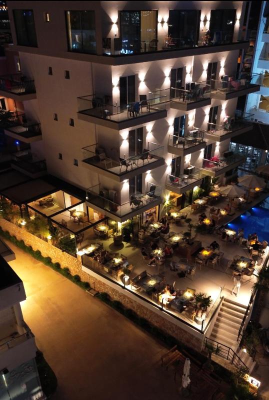 Avenue Hotel, Ksamil