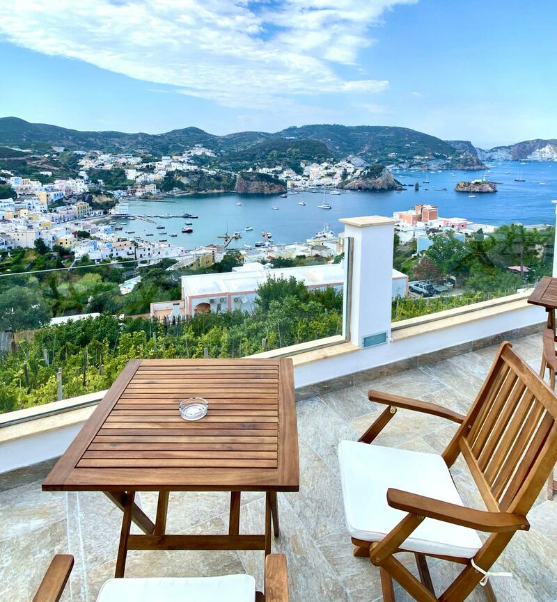 Domus Ɫ Ponza SeaView, Ponza