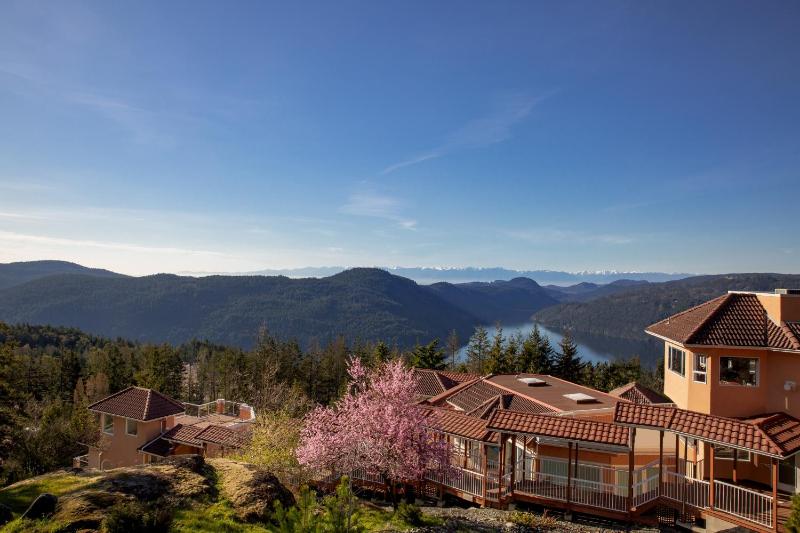 Villa Eyrie Resort, Vancouver Island