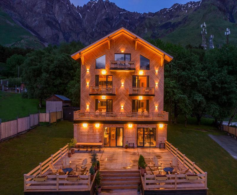 1740 Boutique Hotel Kazbegi, Stepantsminda