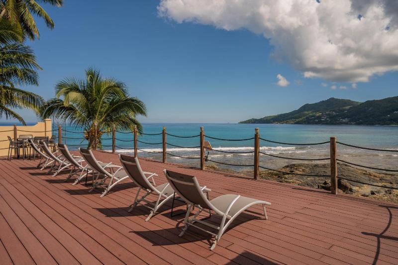 Surfers Cove Apartments, Mahé