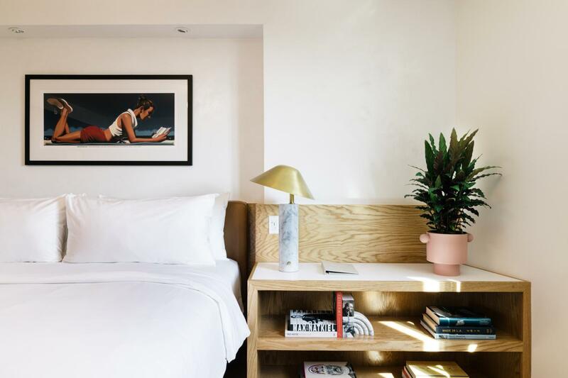 Short Stories Hotel Near The Grove, Beverly Hills