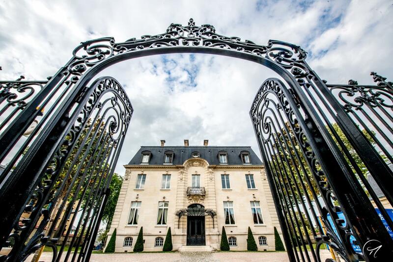 Les Suites du Champagne de Venoge, Champagne