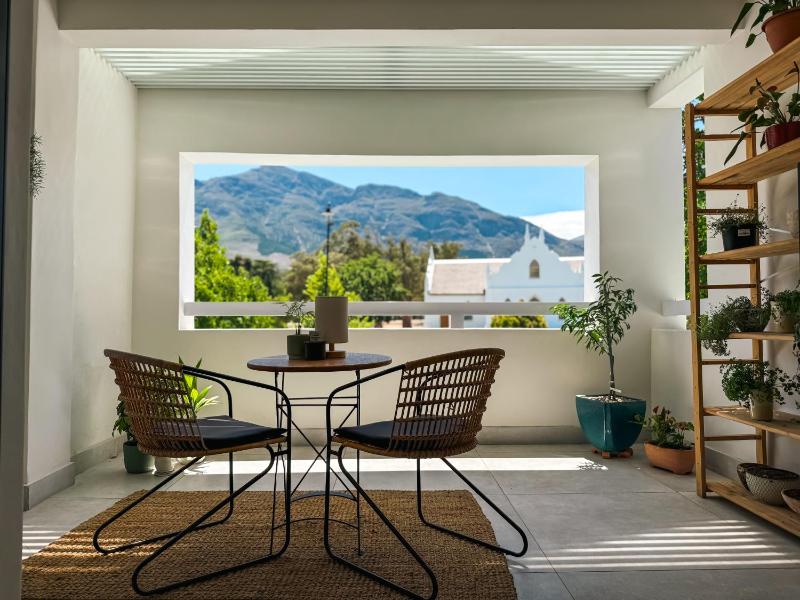 Le Petit Manoir Boutique Hotel, Franschhoek