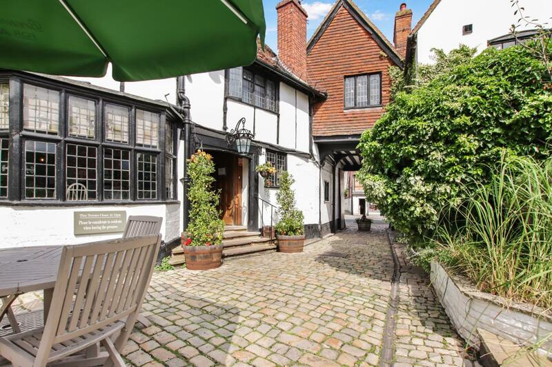 The Crown, Buckinghamshire