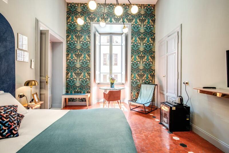 Glance in Rome, Monti