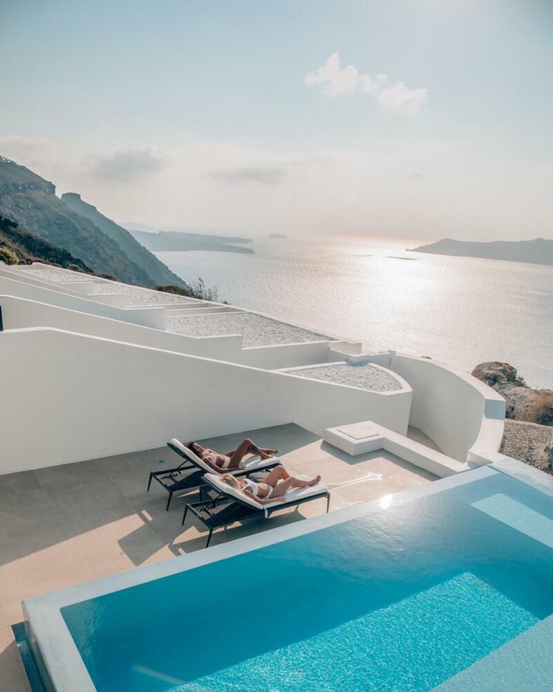 20 Best Hotels in Santorini (Luxury, 5-Star)