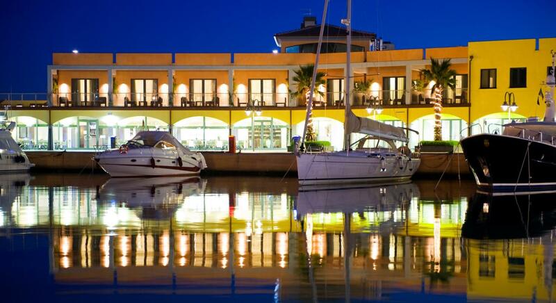 Marina Place Resort, Genoa