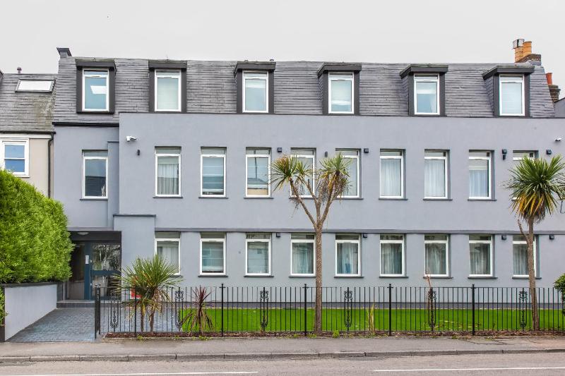 Hampton Suites Serviced Apartments, Kingston upon Thames