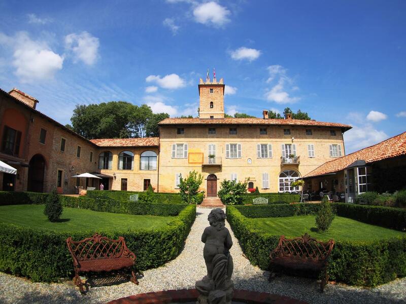 Relais Castello di Razzano, Piedmont